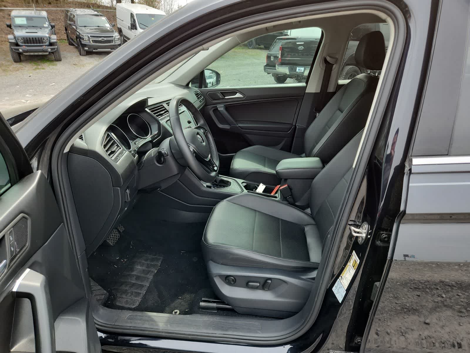 Thumbnail: 2020 Volkswagen Tiguan - 14