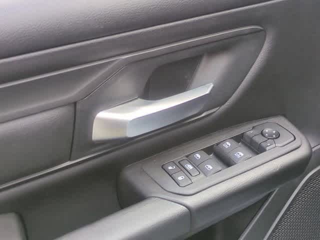 Thumbnail: 2025 RAM 1500 - 17