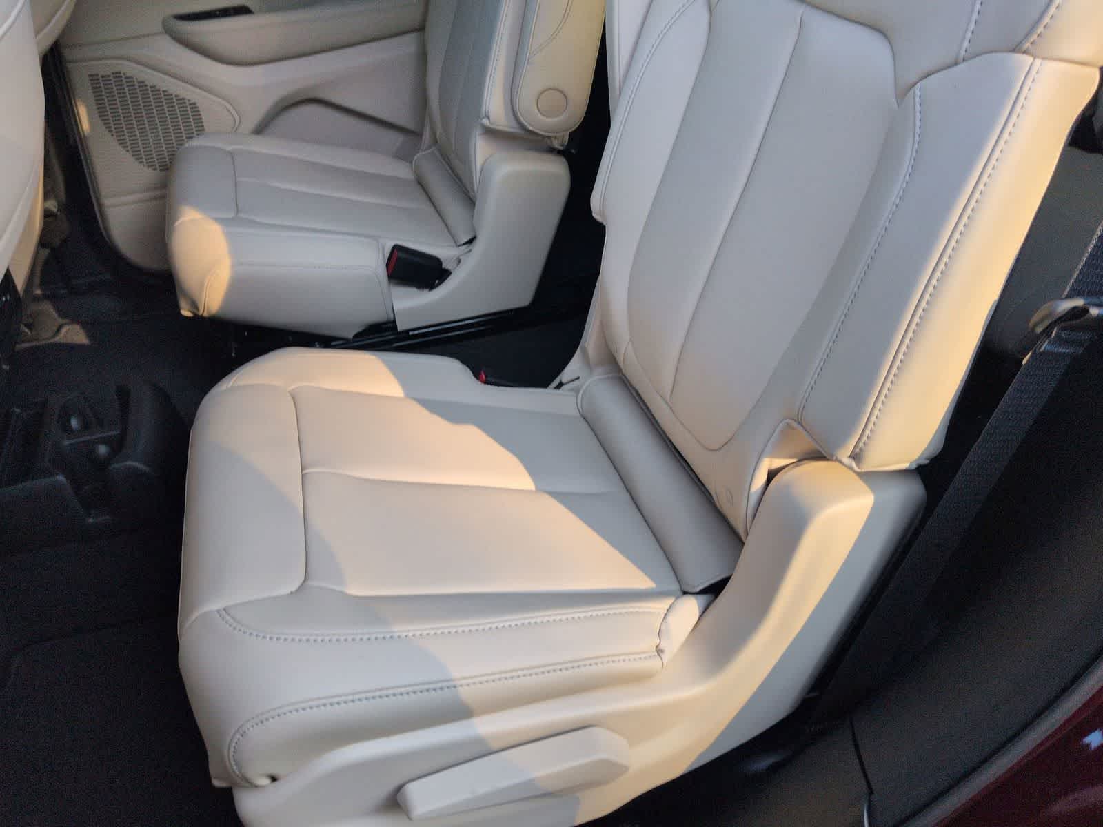 Thumbnail: 2025 Jeep Grand Cherokee L - 18