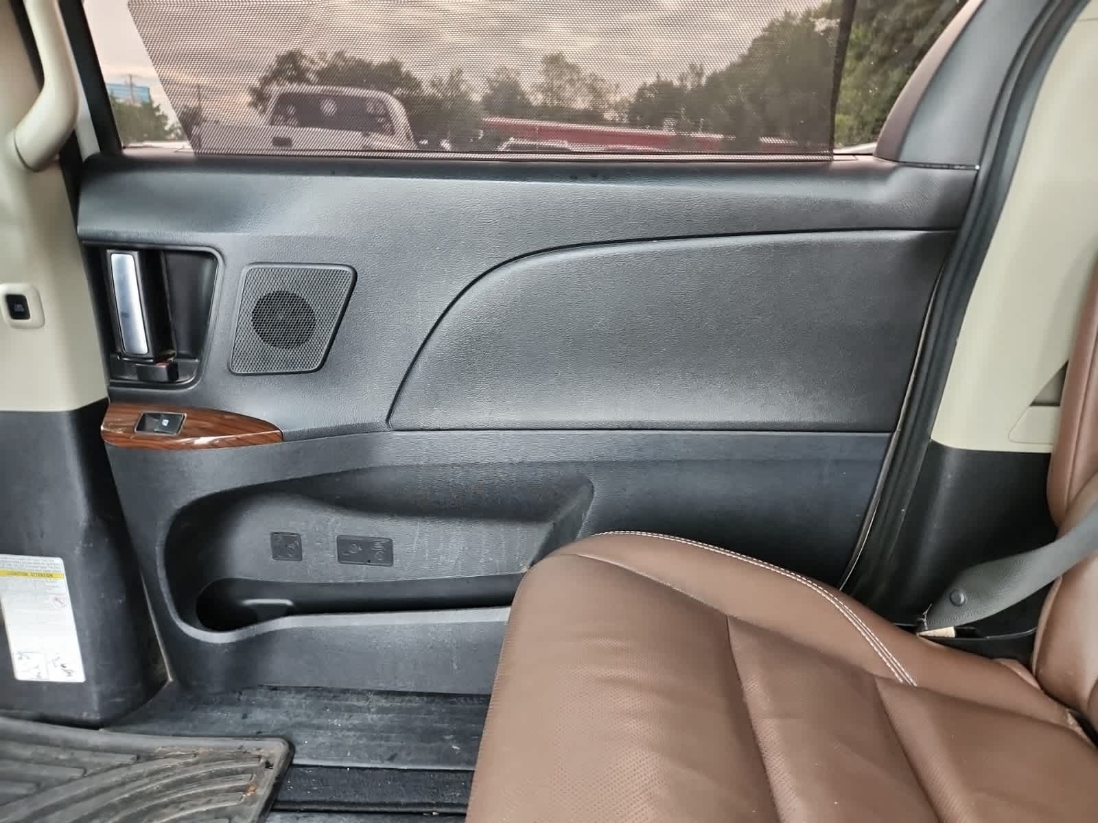 Thumbnail: 2019 Toyota Sienna - 27