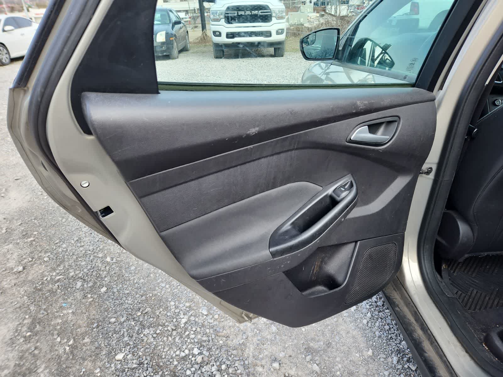 Thumbnail: 2015 Ford Focus - 27