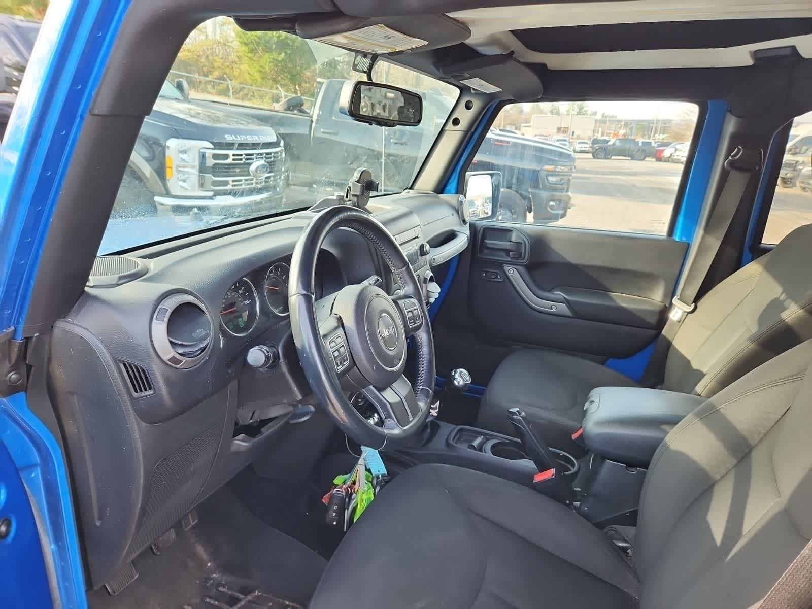 Thumbnail: 2016 Jeep Wrangler - 13