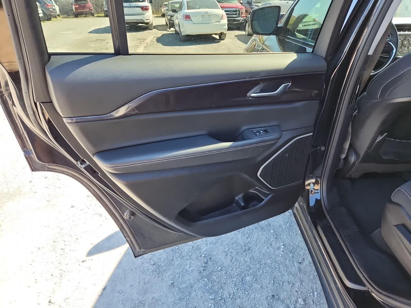 Thumbnail: 2021 Jeep Grand Cherokee L - 27