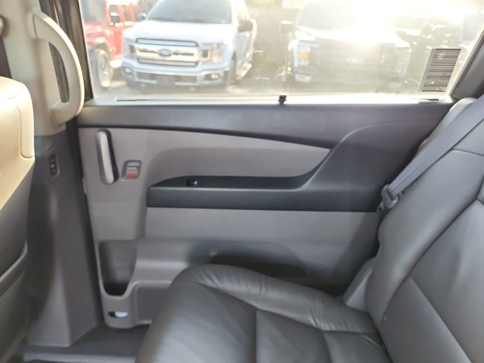 Thumbnail: 2012 Honda Odyssey - 27