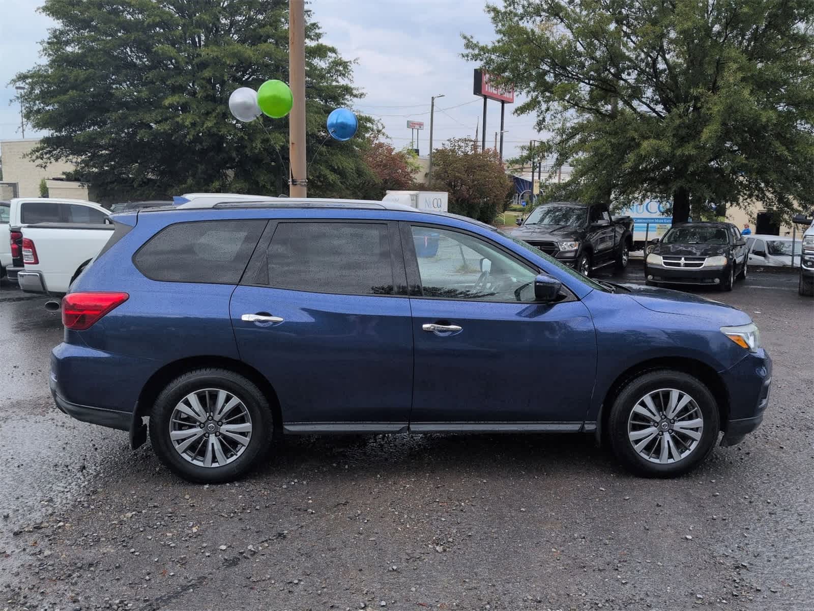 Thumbnail: 2020 Nissan Pathfinder - 9