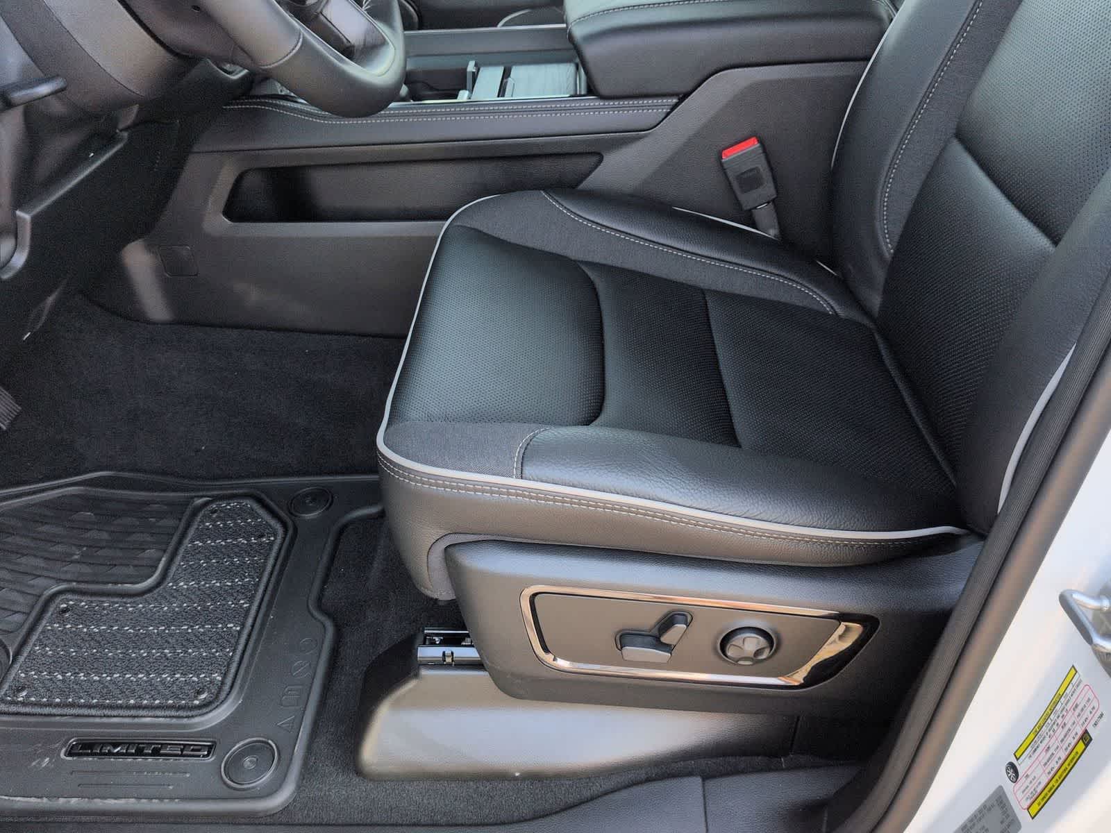 Thumbnail: 2026 RAM 1500 - 13