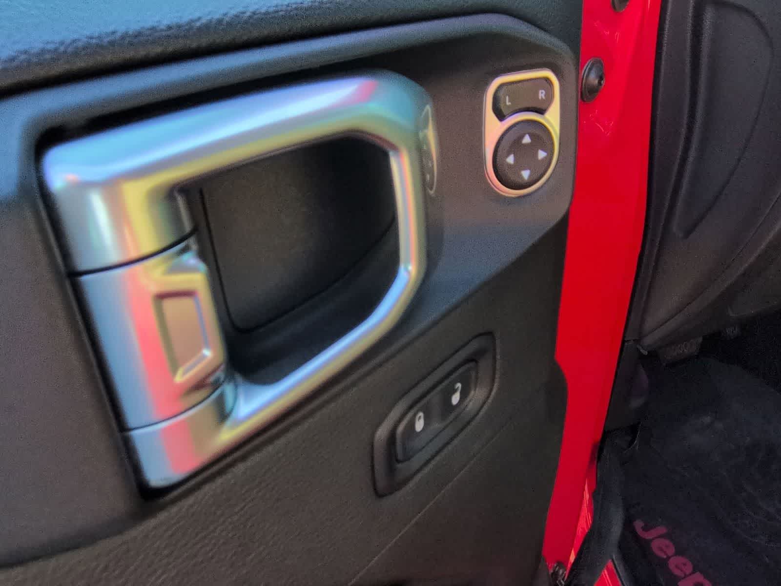 Thumbnail: 2018 Jeep Wrangler - 17