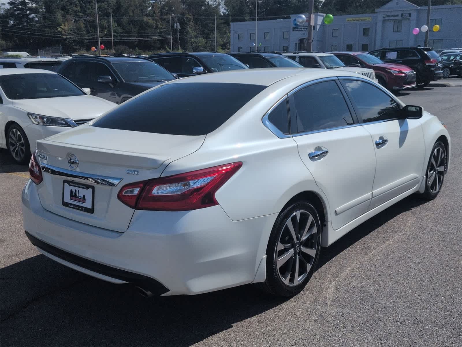 Thumbnail: 2016 Nissan Altima - 8