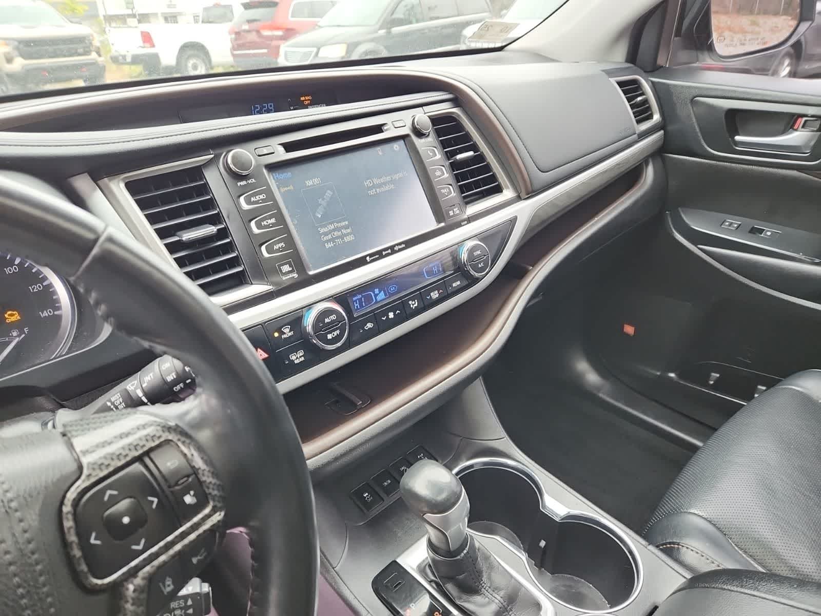 Thumbnail: 2019 Toyota Highlander - 10