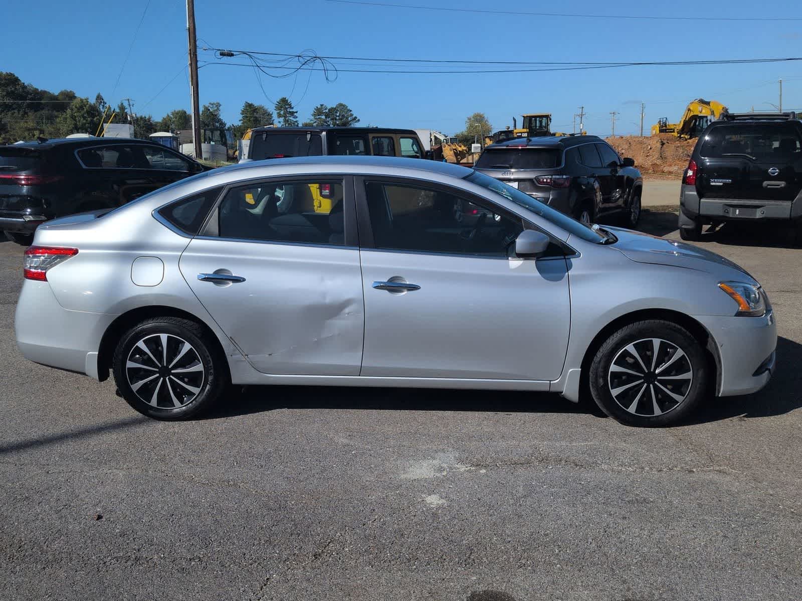 Thumbnail: 2015 Nissan Sentra - 9