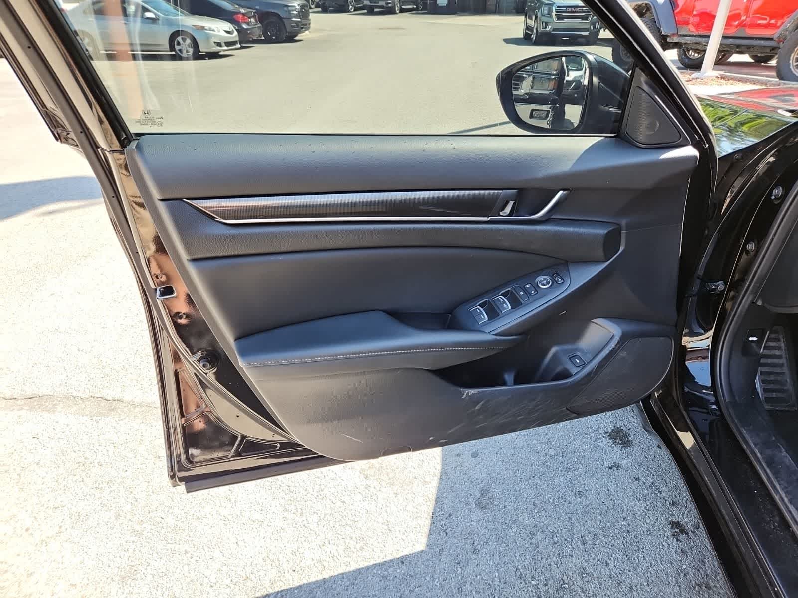 Thumbnail: 2022 Honda Accord - 16