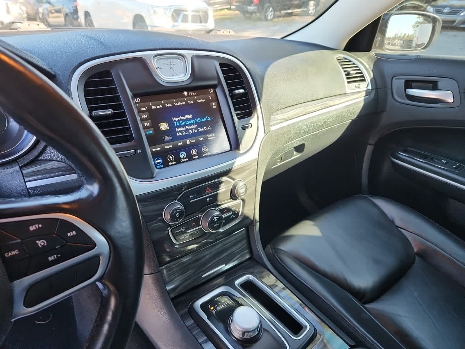 Thumbnail: 2019 Chrysler 300 - 10