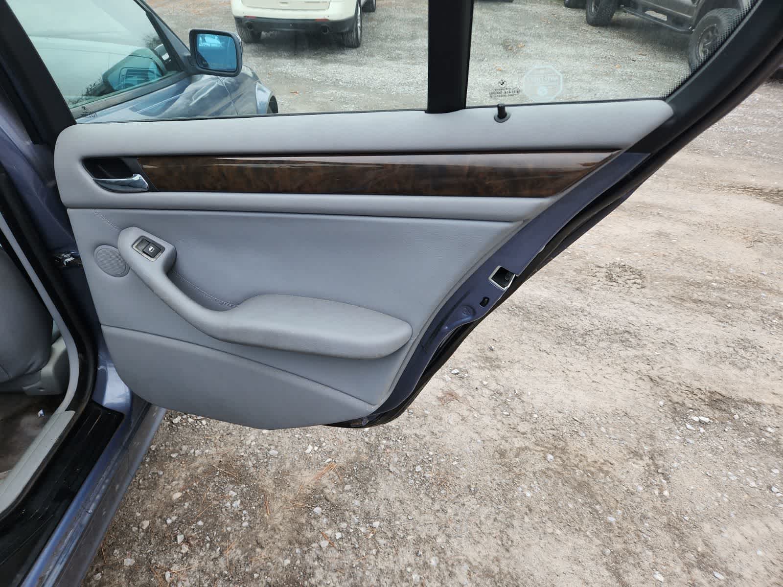 Thumbnail: 2000 BMW 3 Series - 24