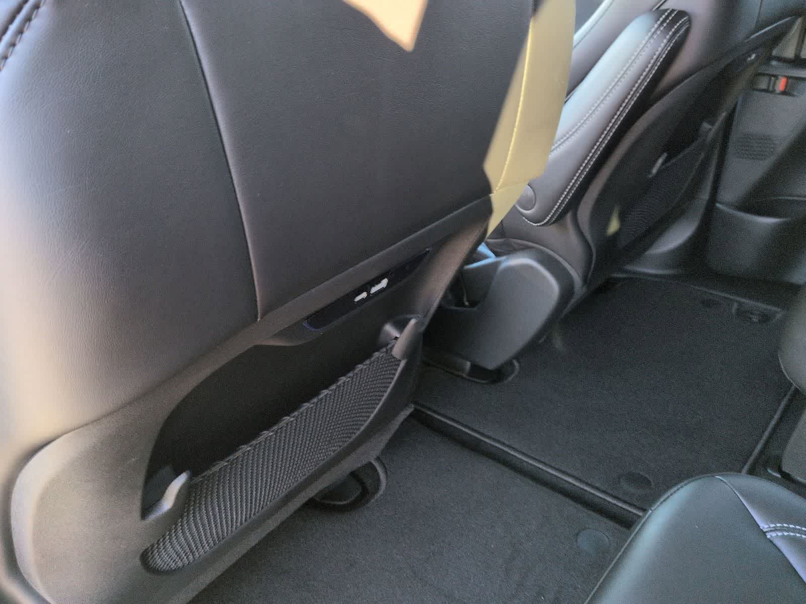 Thumbnail: 2026 Chrysler Pacifica - 10