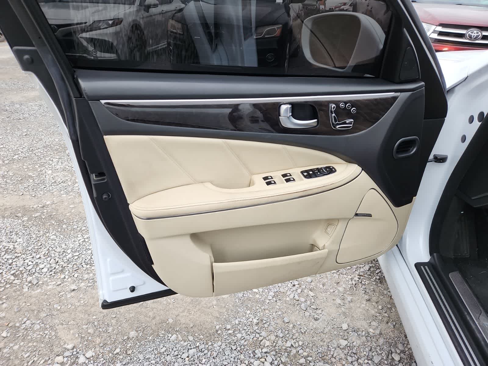 Thumbnail: 2014 Hyundai Equus - 16