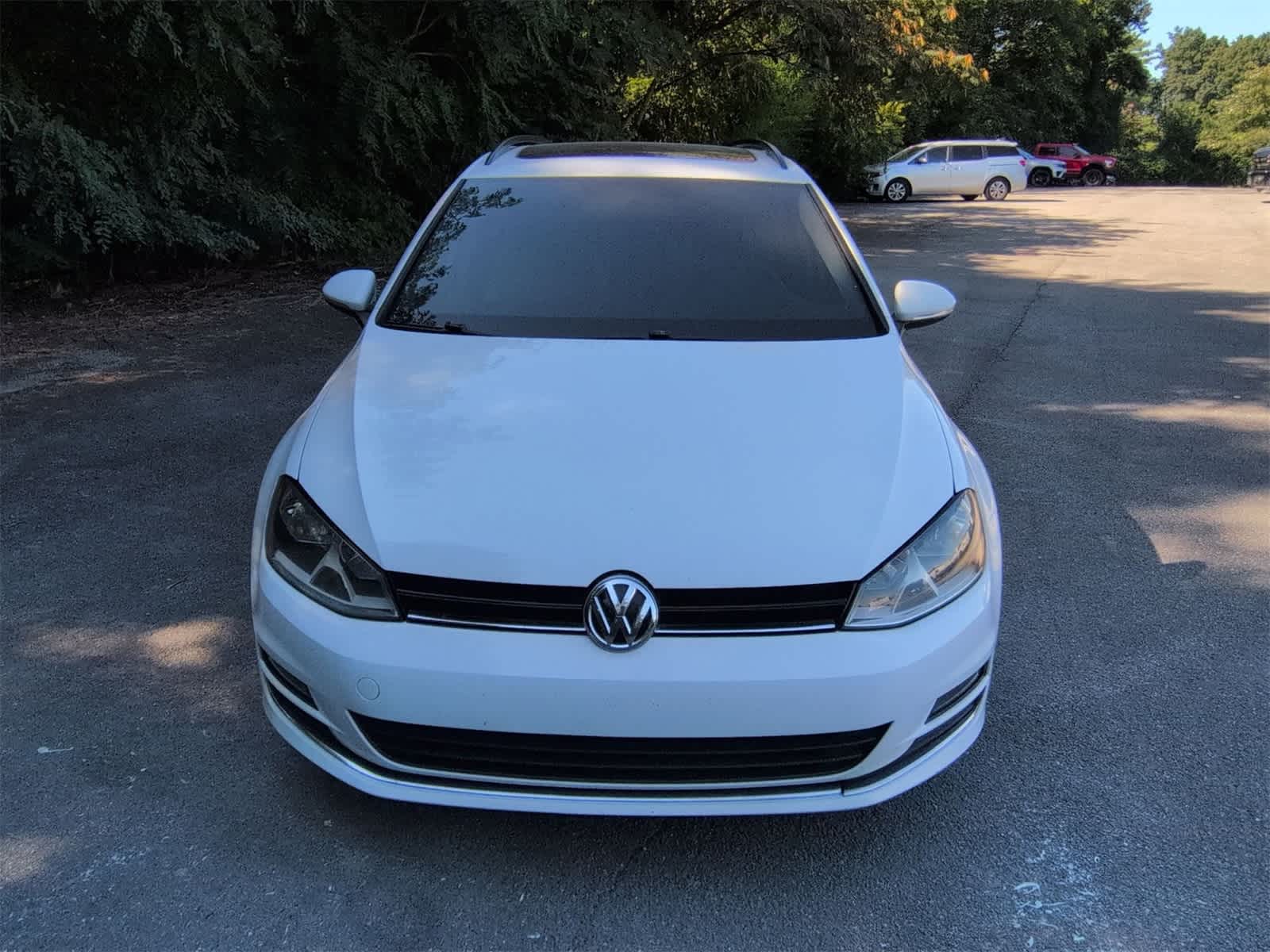 Thumbnail: 2016 Volkswagen e-Golf - 3