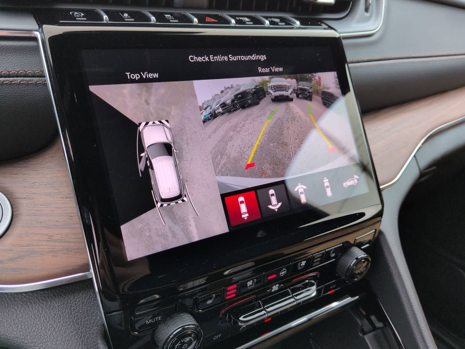 Thumbnail: 2025 Jeep Grand Cherokee - 28