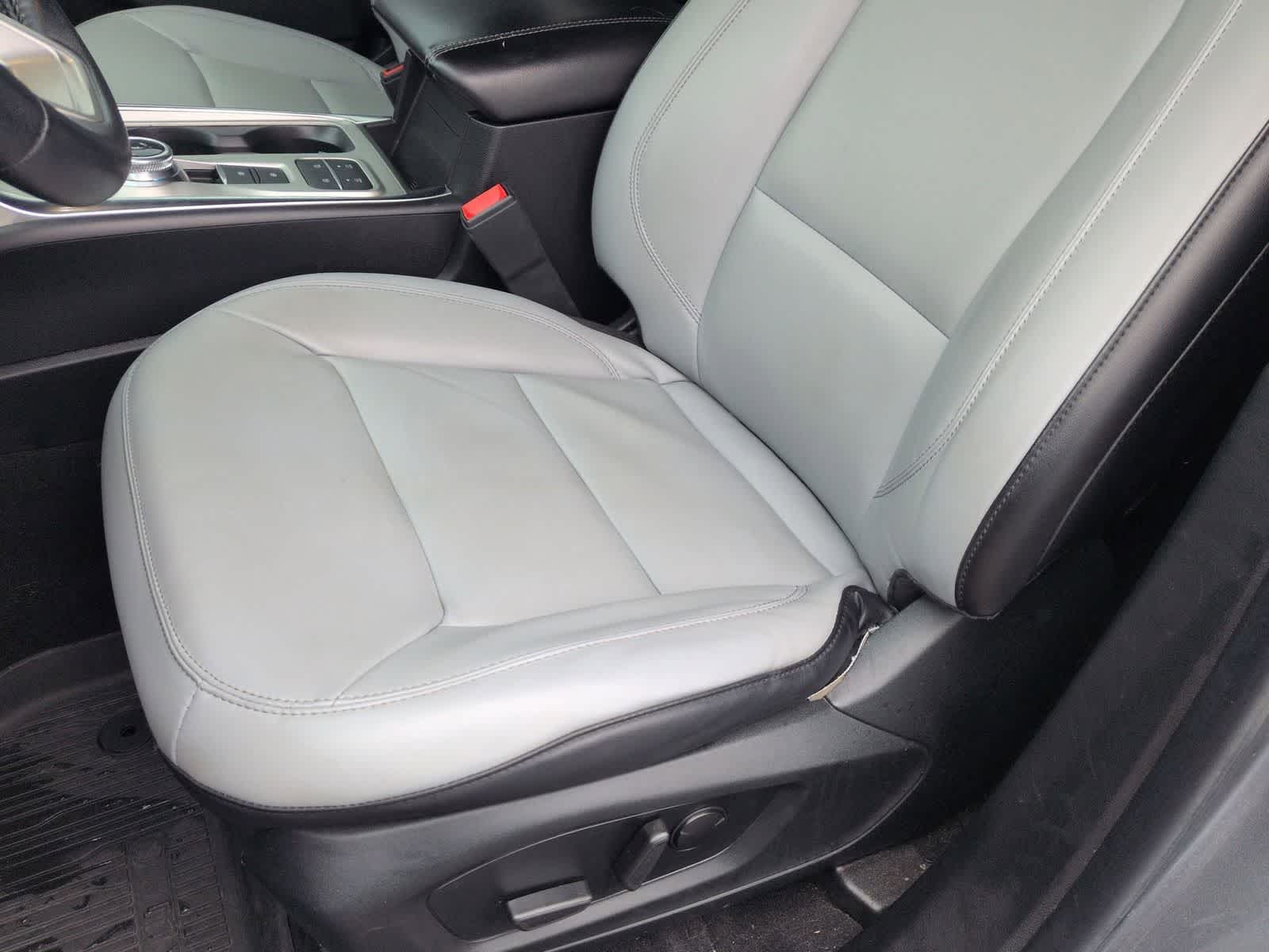 Thumbnail: 2021 Ford Explorer - 16