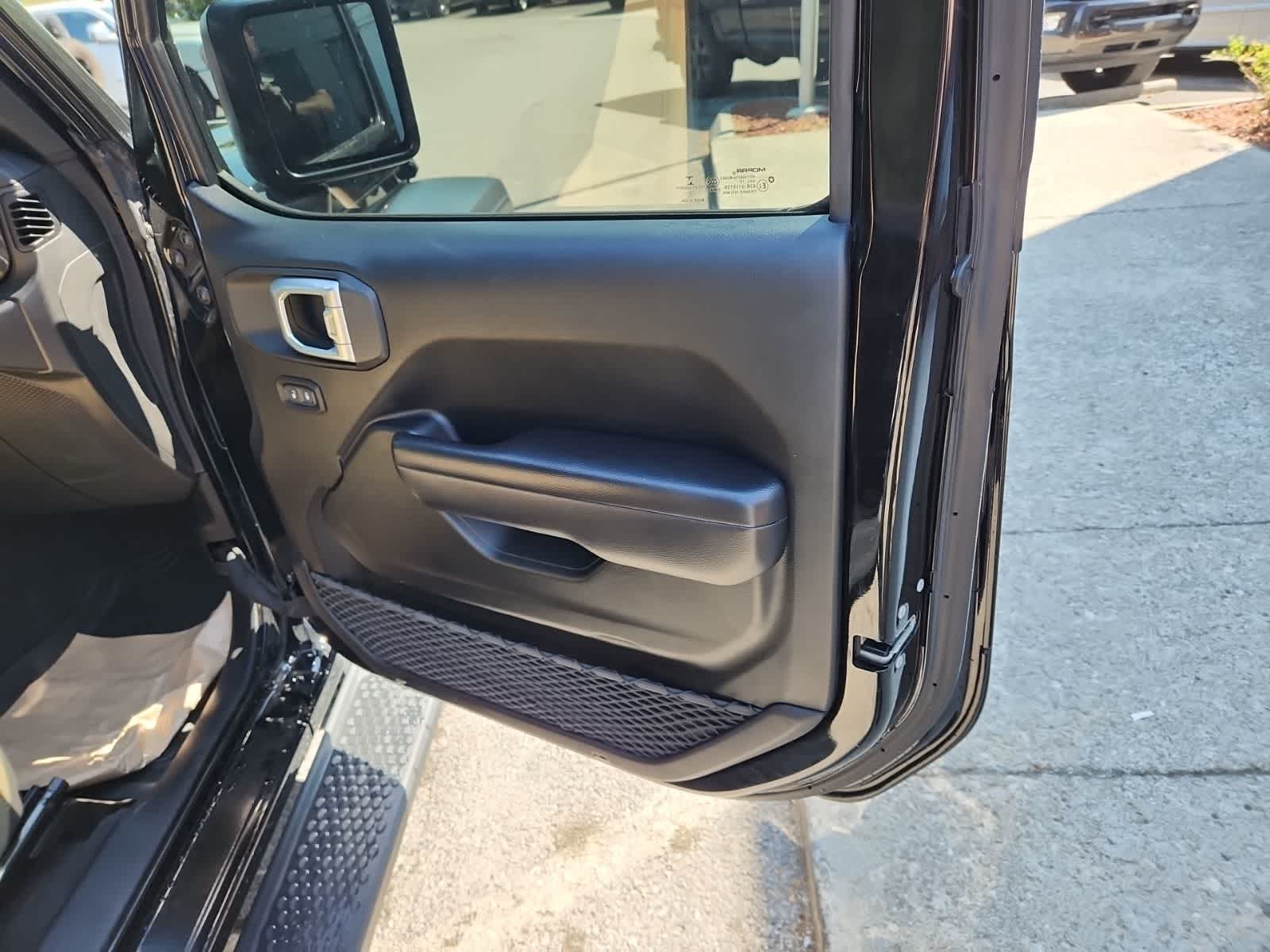 Thumbnail: 2020 Jeep Wrangler - 22