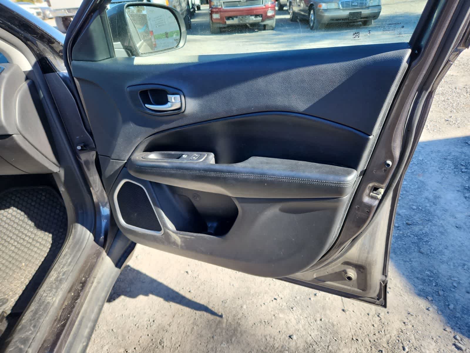 Thumbnail: 2021 Jeep Compass - 21