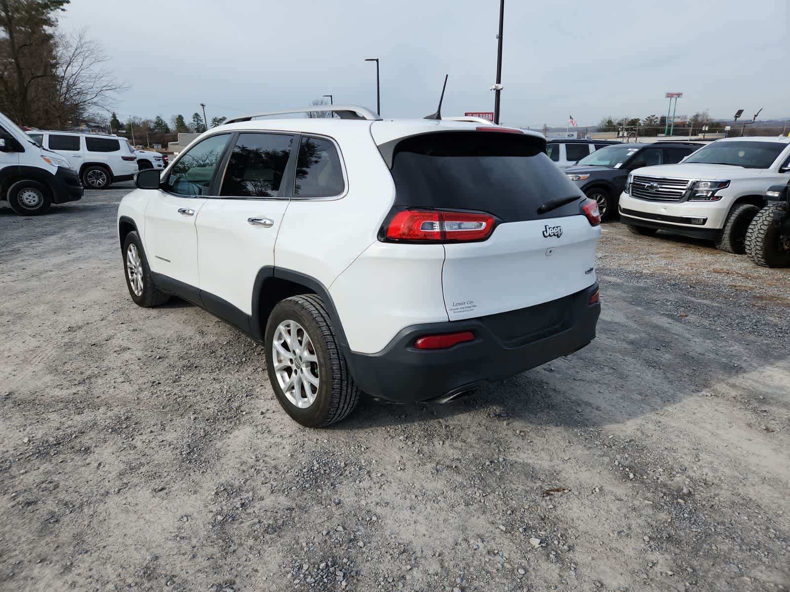 Thumbnail: 2018 Jeep Cherokee - 3