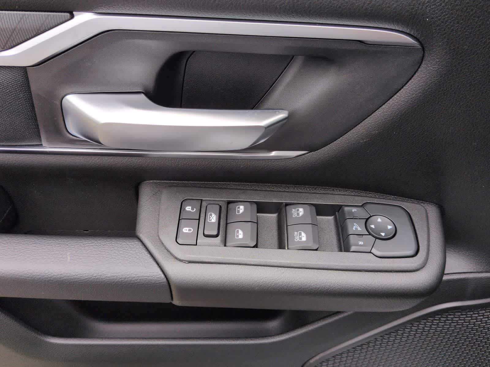 Thumbnail: 2026 RAM 1500 - 17