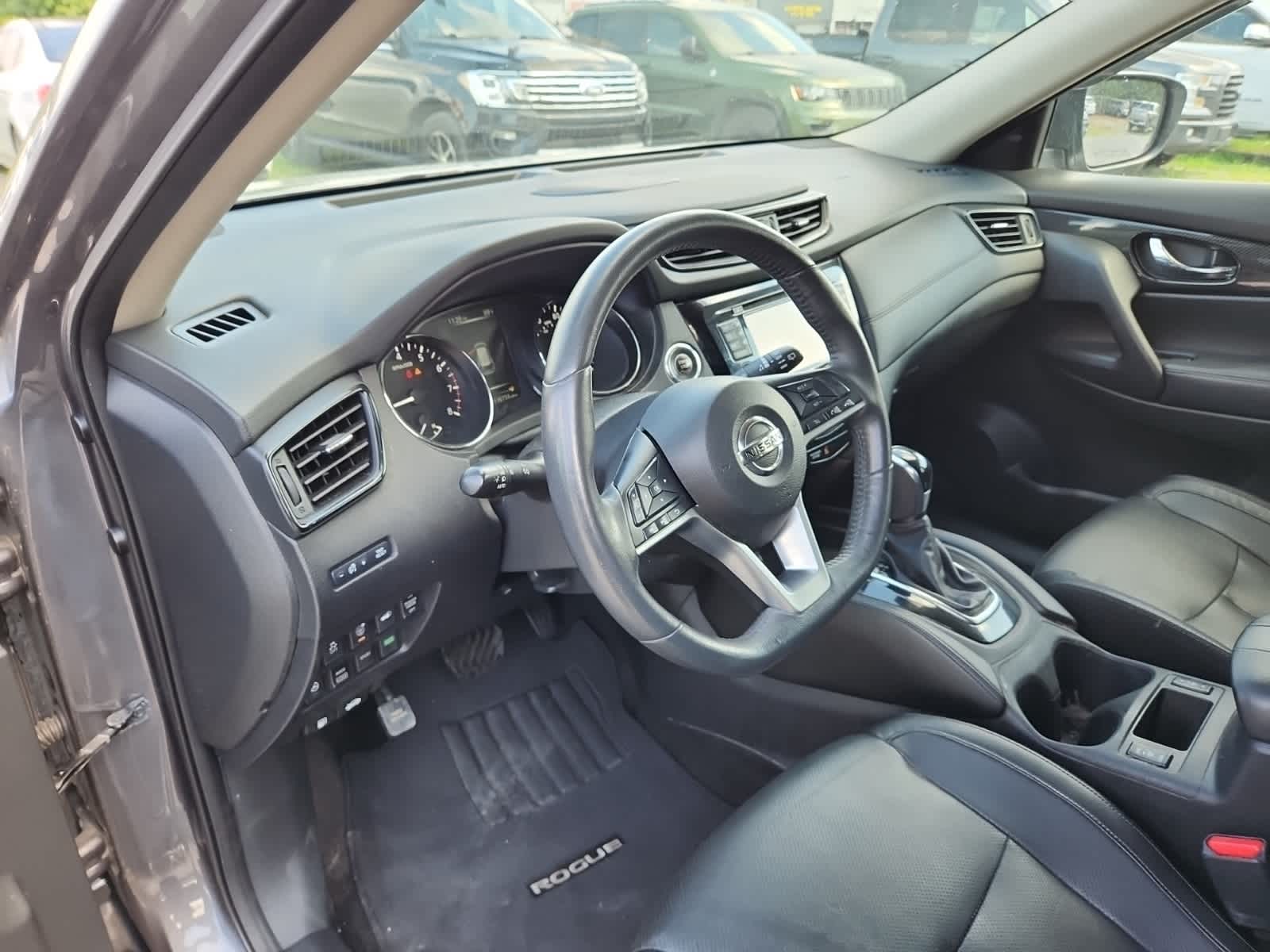 Thumbnail: 2017 Nissan Rogue - 13