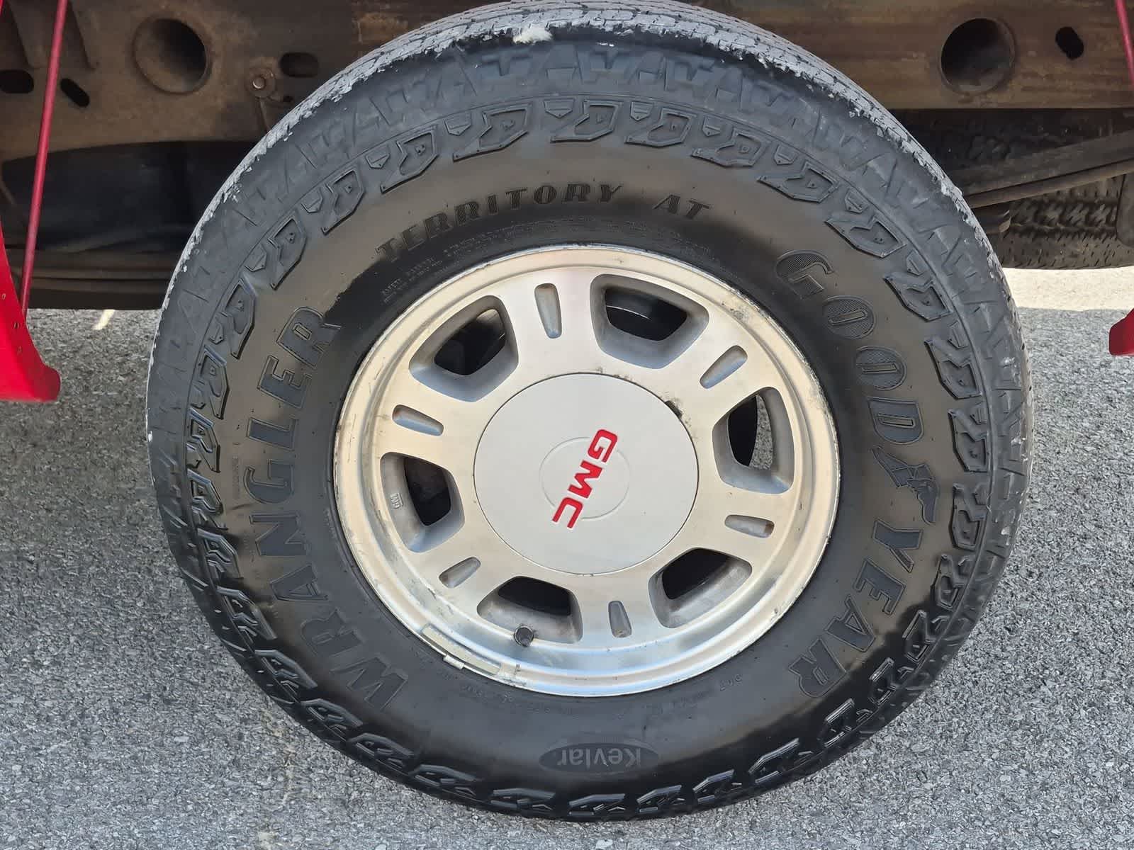 Thumbnail: 2001 GMC Sierra 1500 - 13