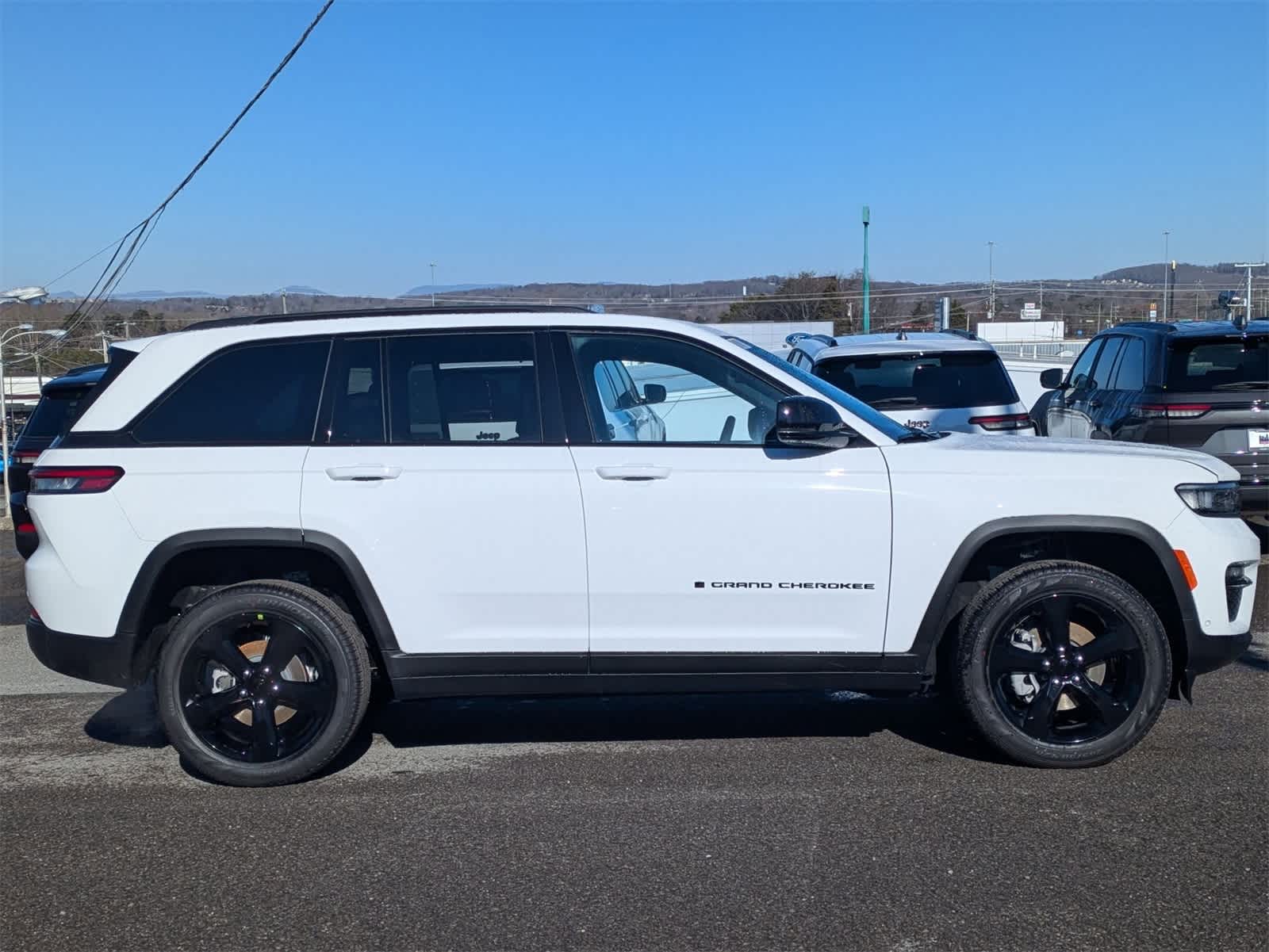 Thumbnail: 2025 Jeep Grand Cherokee - 7
