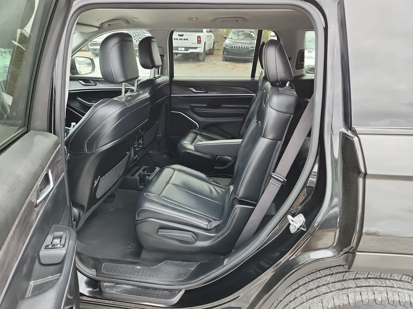 Thumbnail: 2021 Jeep Grand Cherokee L - 26