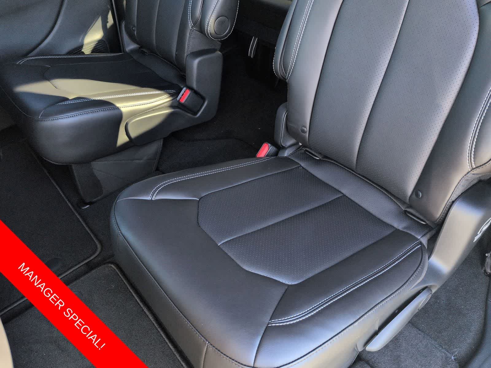 Thumbnail: 2026 Chrysler Pacifica - 11