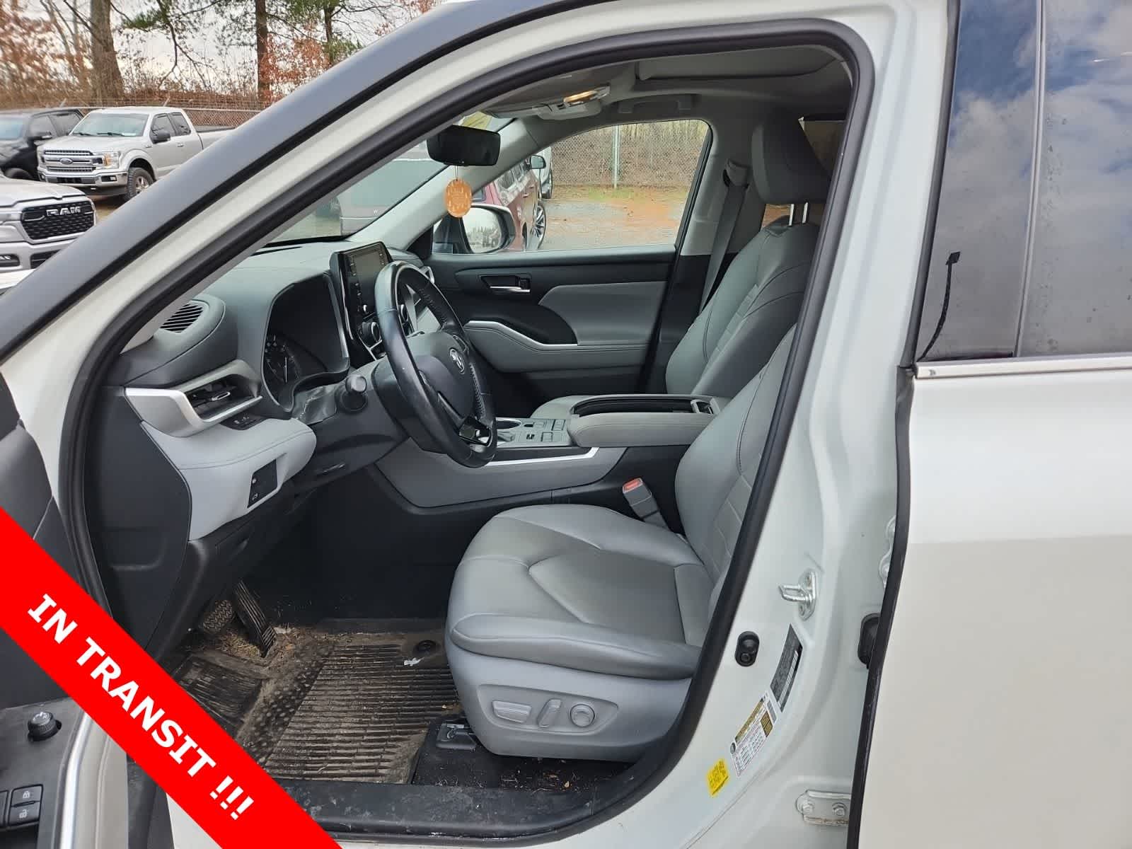 Thumbnail: 2021 Toyota Highlander - 15