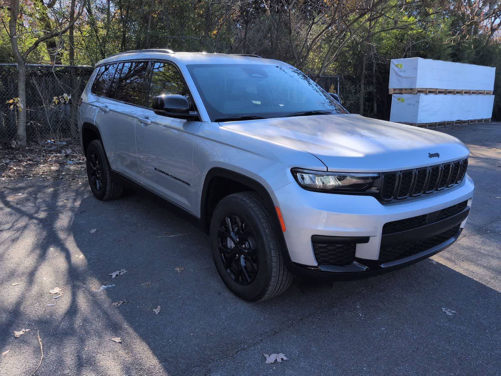 Thumbnail: 2025 Jeep Grand Cherokee L - 2