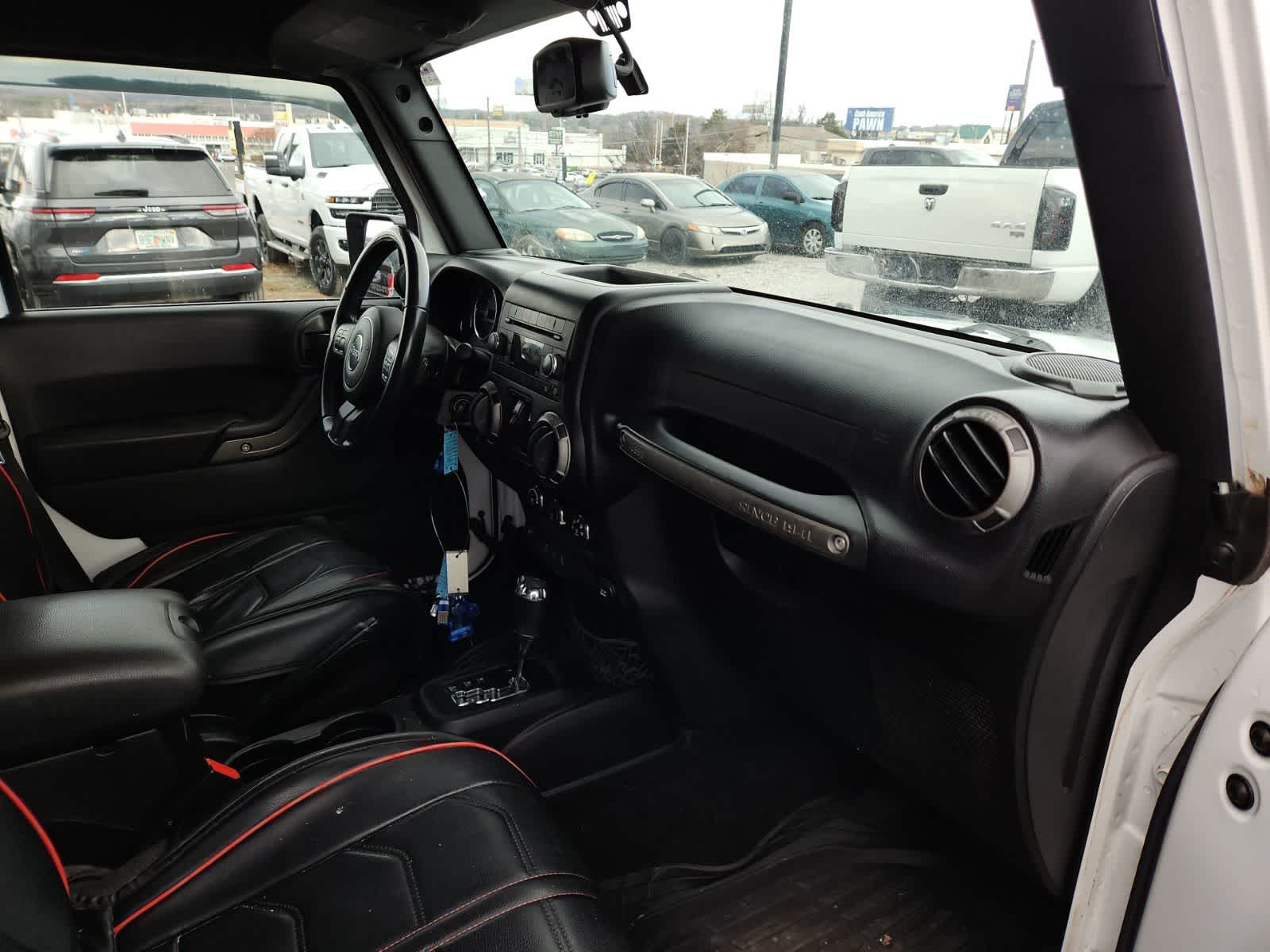 Thumbnail: 2016 Jeep Wrangler - 18