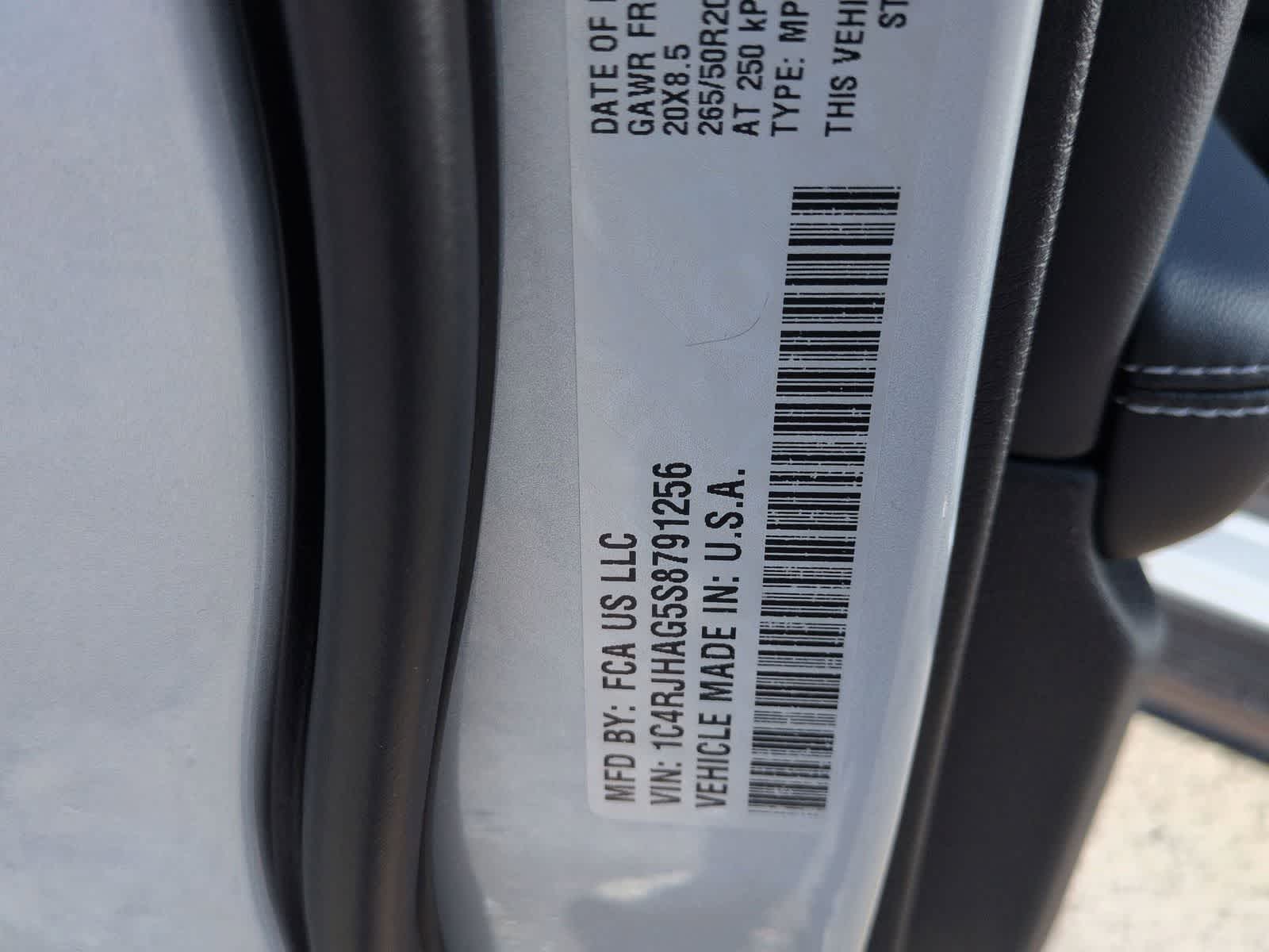 Thumbnail: 2025 Jeep Grand Cherokee - 33