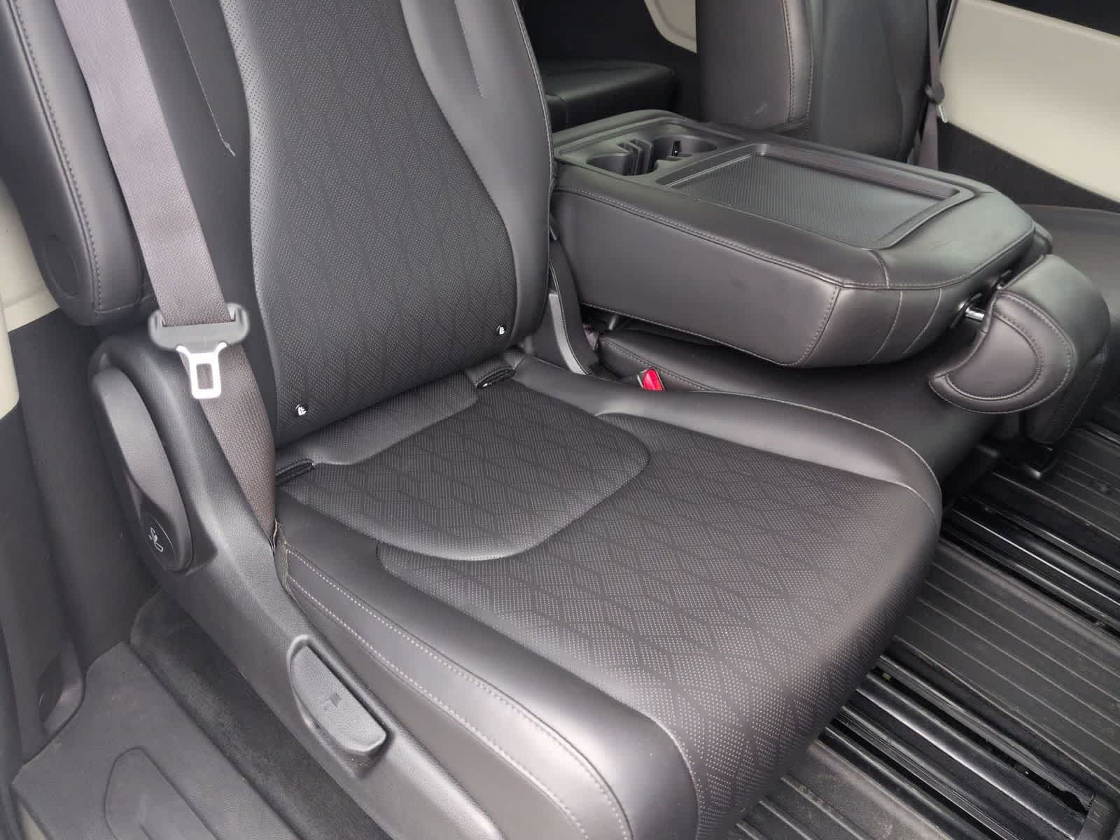 Thumbnail: 2022 Kia Carnival - 20