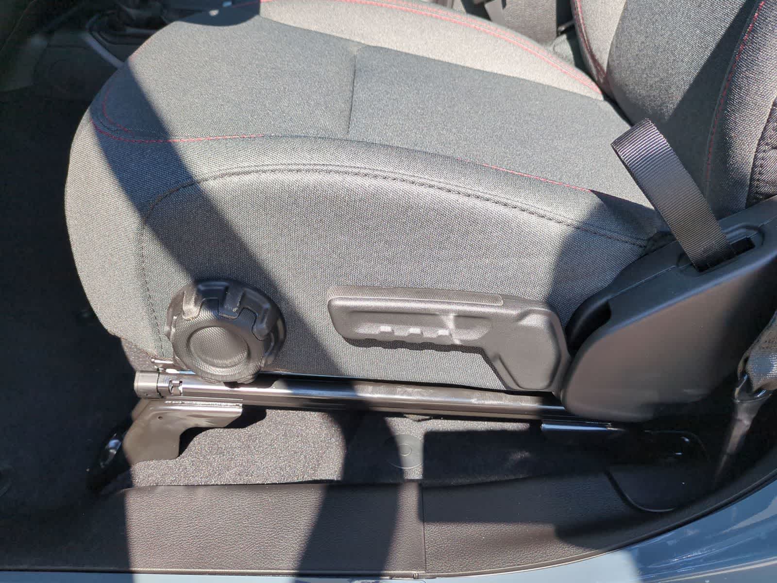 Thumbnail: 2025 Jeep Wrangler - 17