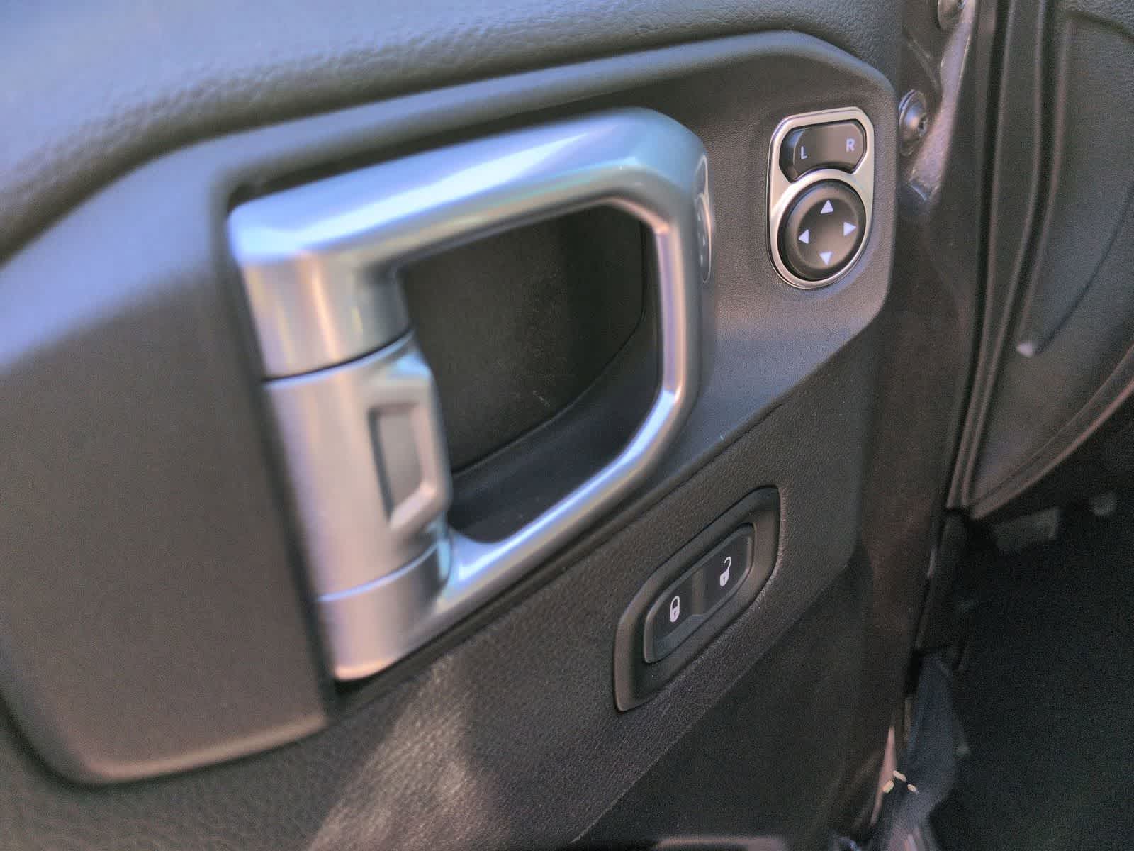 Thumbnail: 2021 Jeep Wrangler - 18