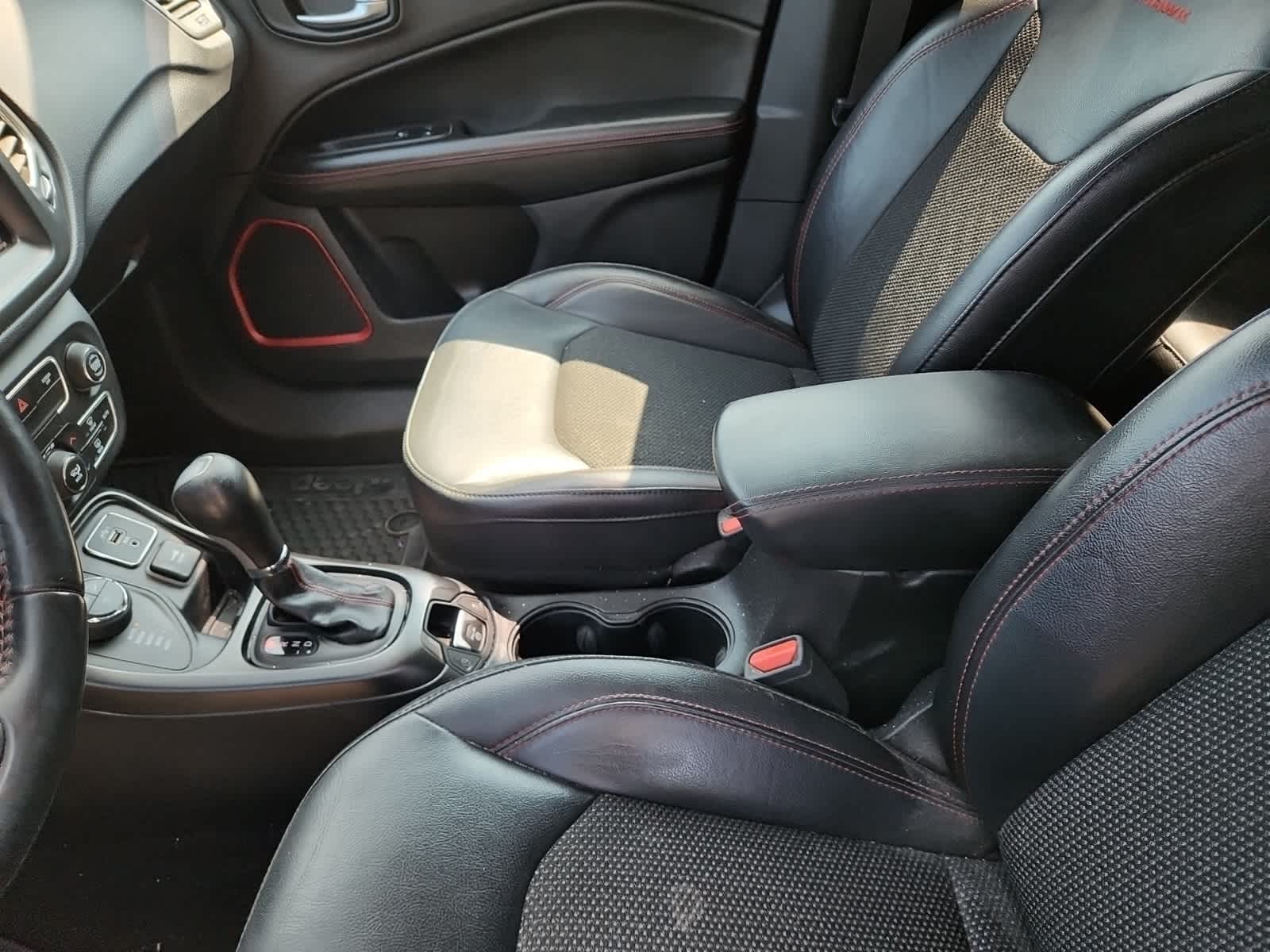 Thumbnail: 2020 Jeep Compass - 11