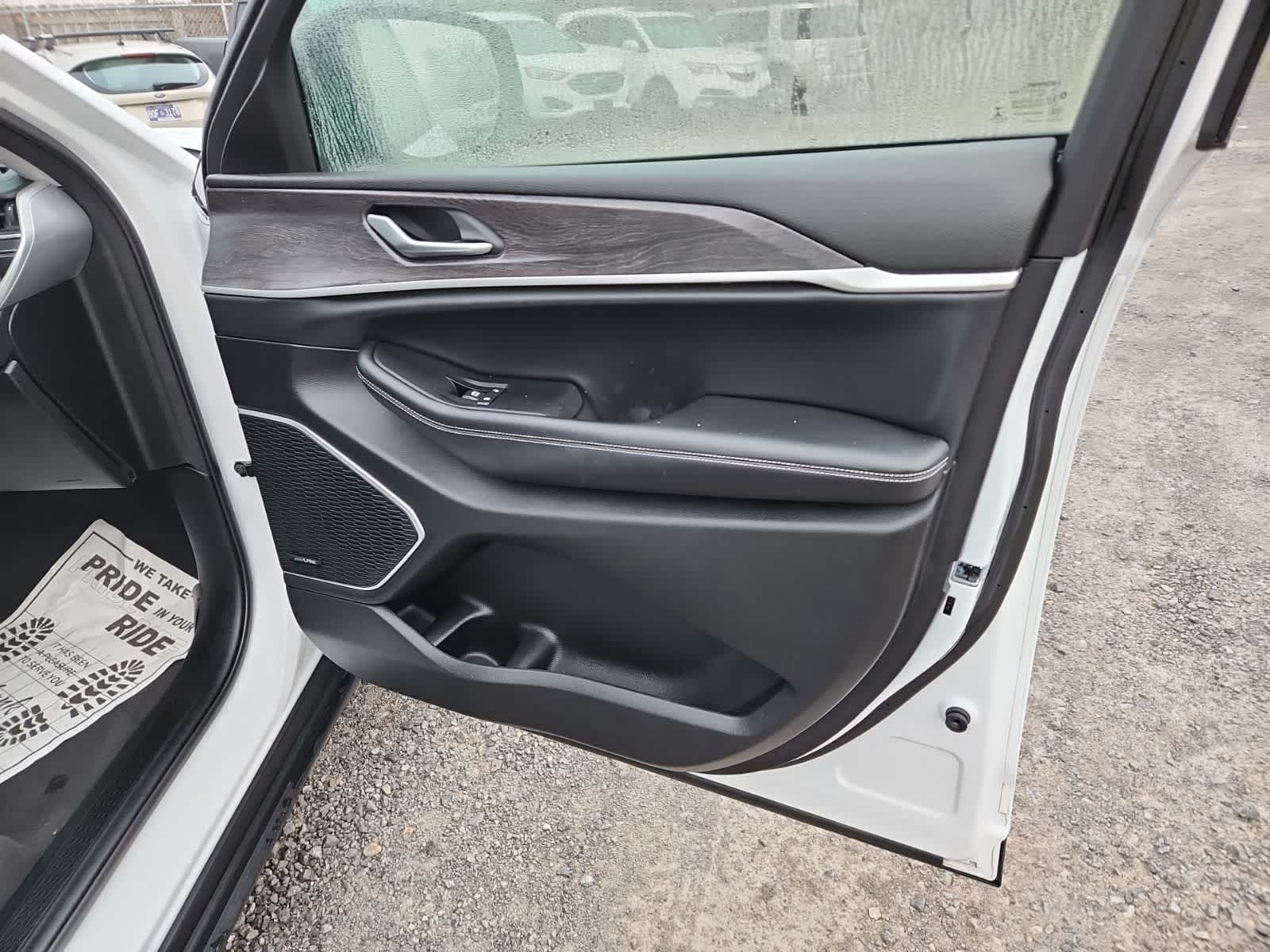 Thumbnail: 2021 Jeep Grand Cherokee L - 22