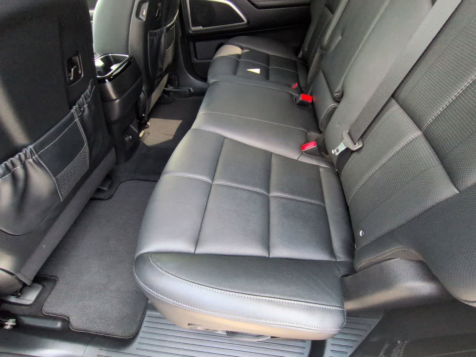 Thumbnail: 2022 Kia Telluride - 18