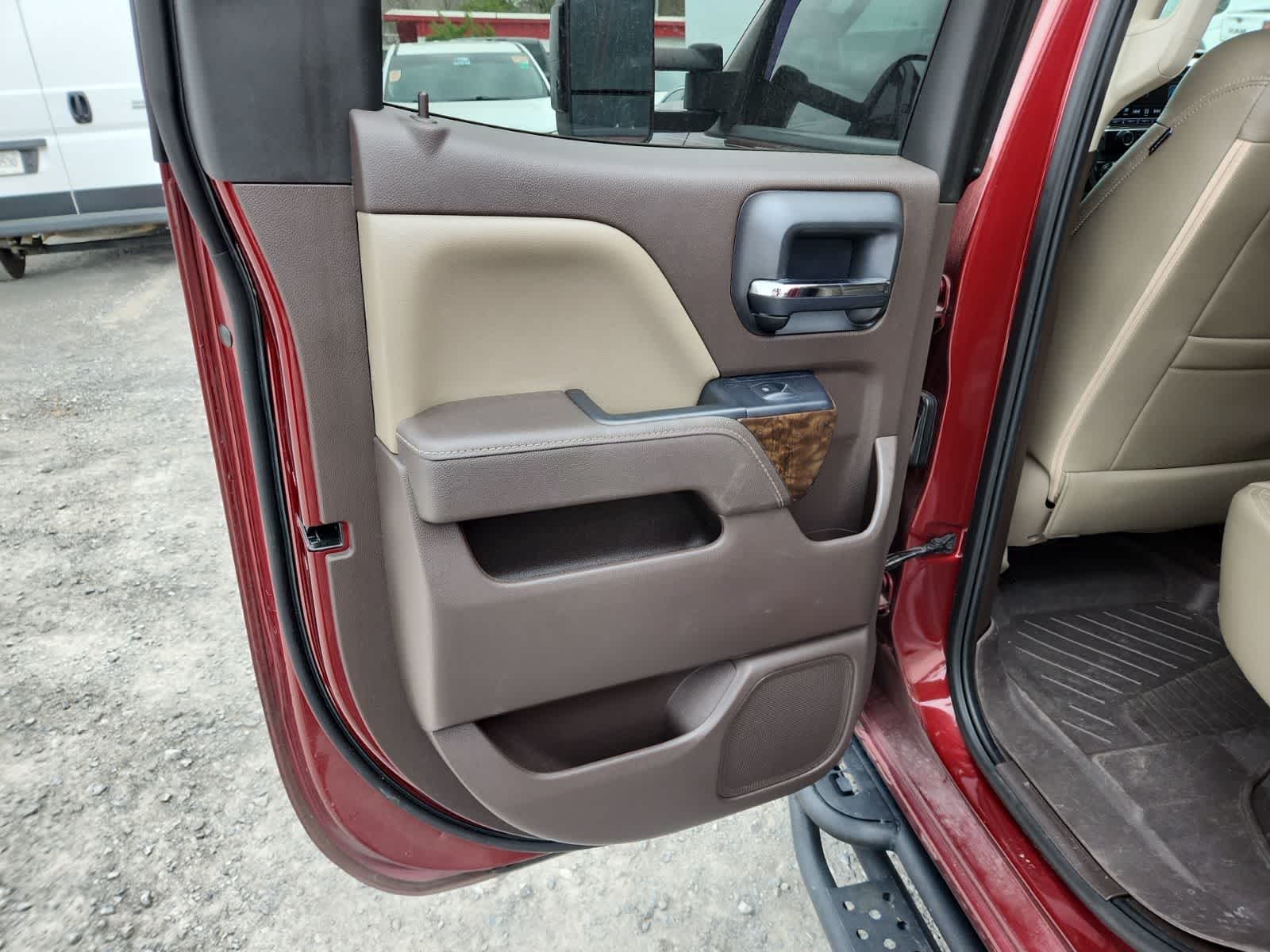 Thumbnail: 2017 Chevrolet Silverado 1500 - 26