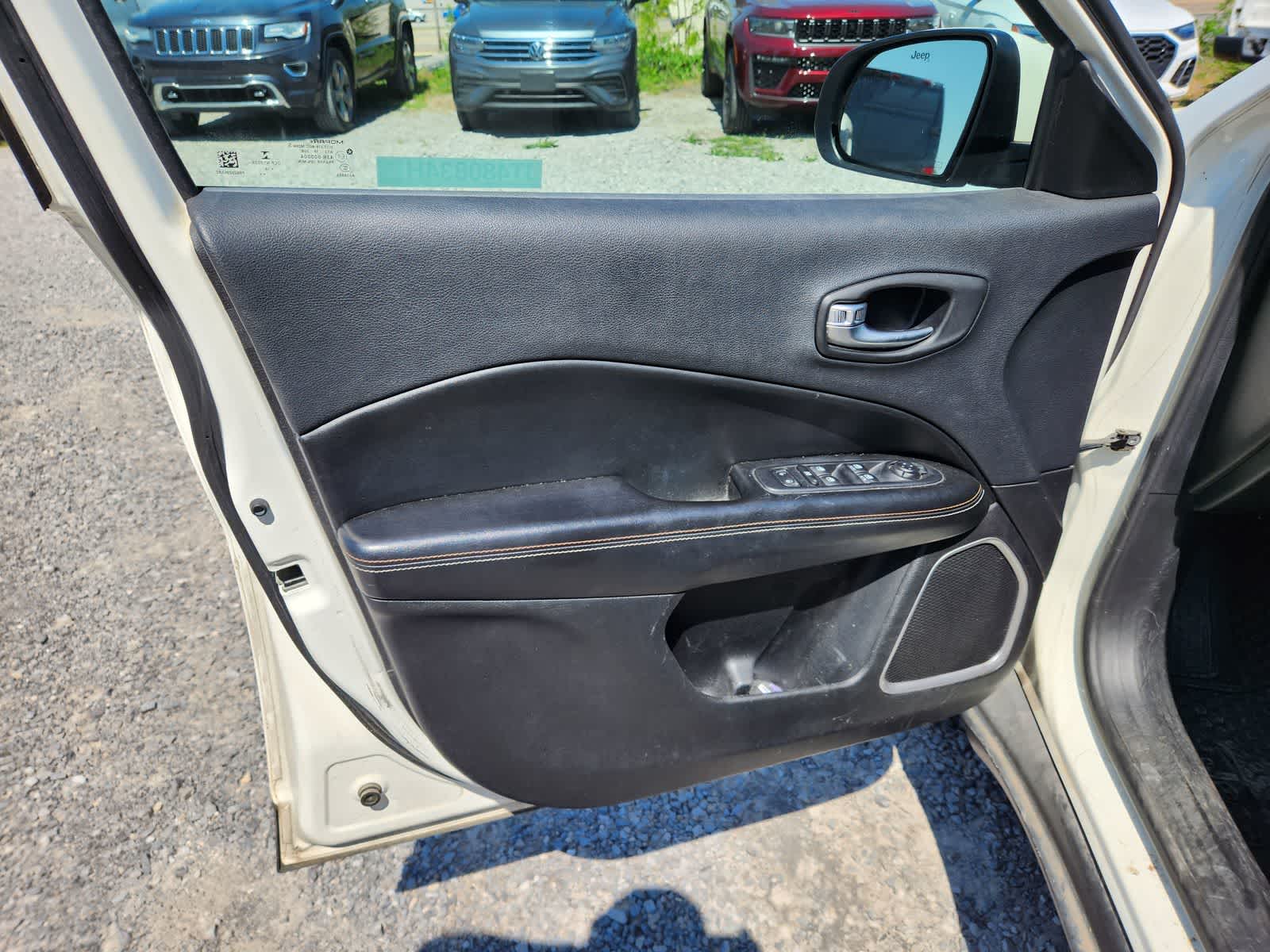 Thumbnail: 2018 Jeep Compass - 16