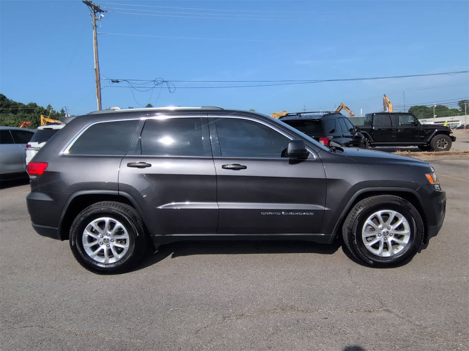 Thumbnail: 2015 Jeep Grand Cherokee - 9