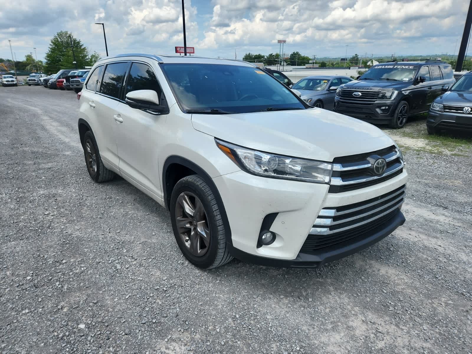 Thumbnail: 2017 Toyota Highlander - 7