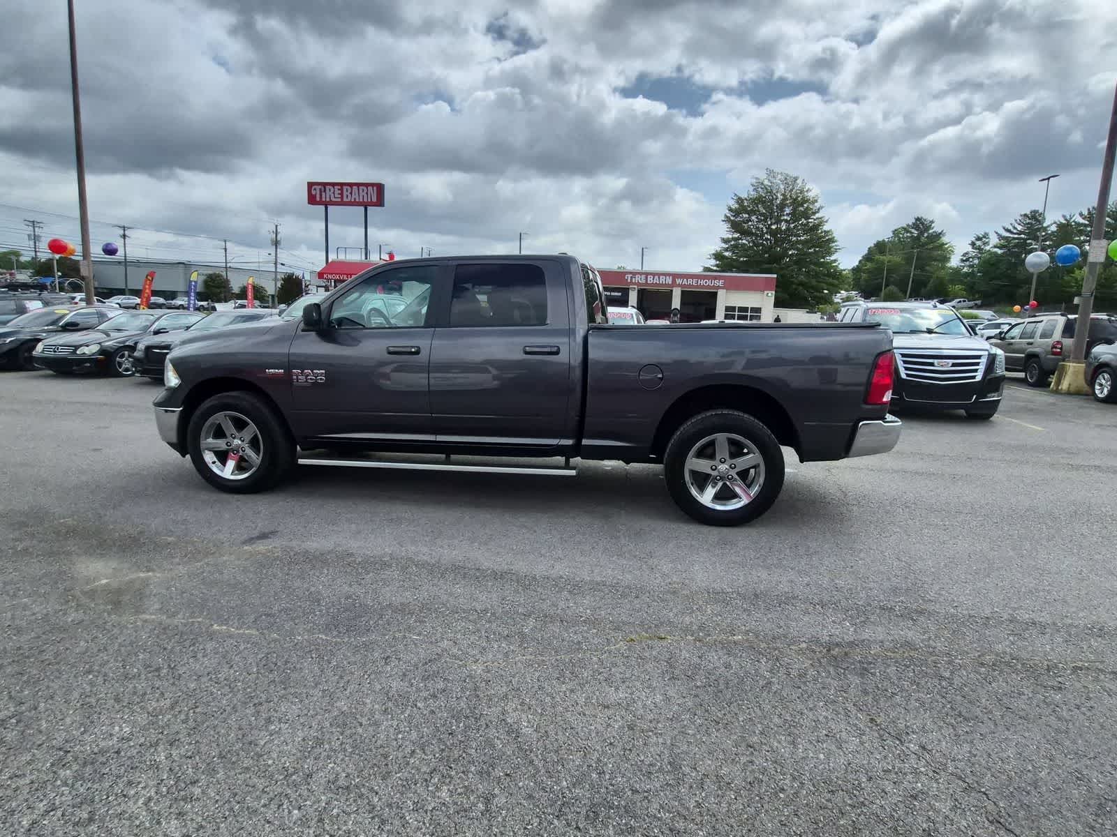 Thumbnail: 2019 RAM 1500 Classic - 3