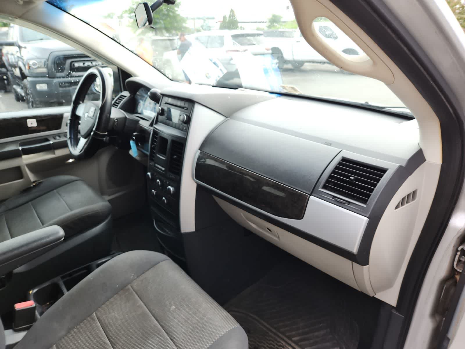 Thumbnail: 2009 Dodge Grand Caravan - 17