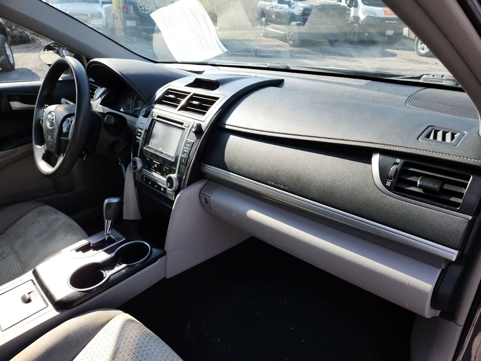 Thumbnail: 2014 Toyota Camry - 17