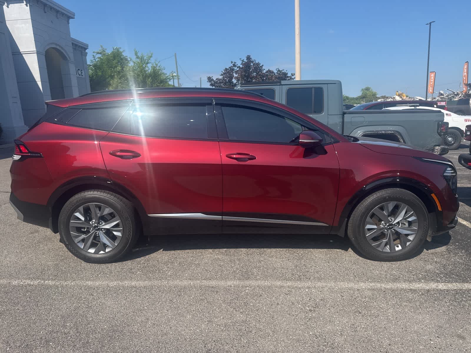 Thumbnail: 2025 Kia Sportage - 3