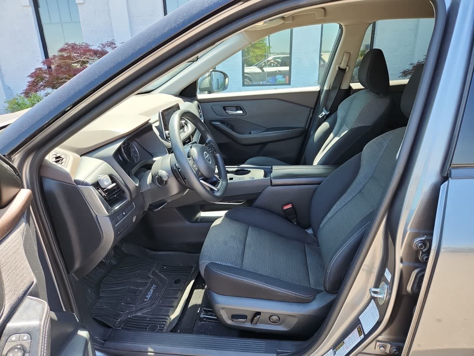 Thumbnail: 2021 Nissan Rogue - 15